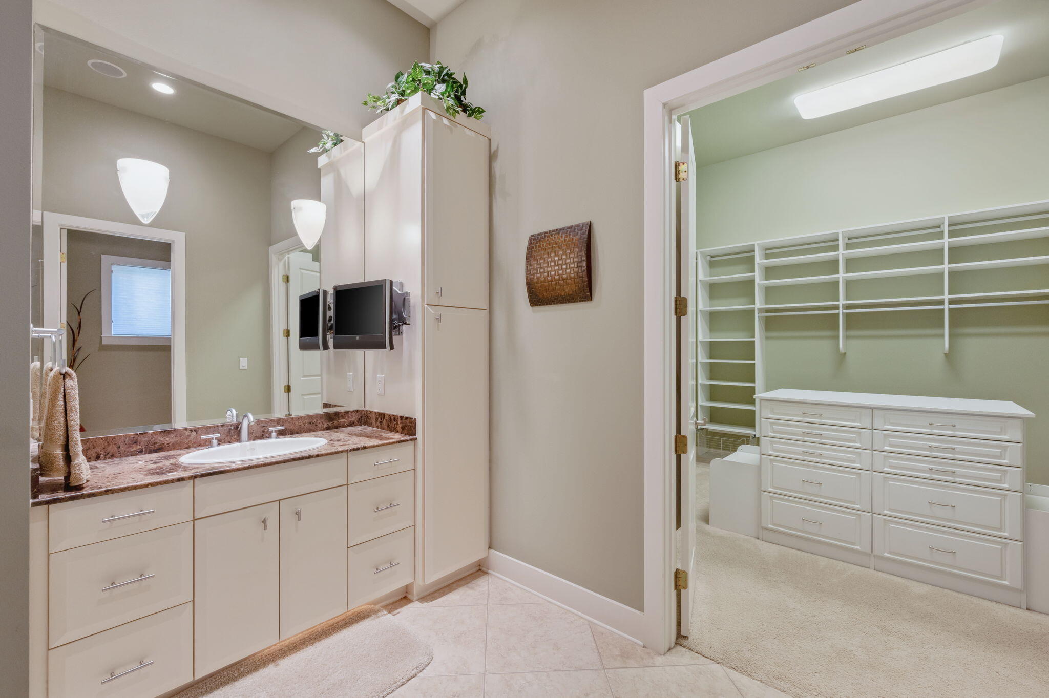 2943 Pine Valley Drive