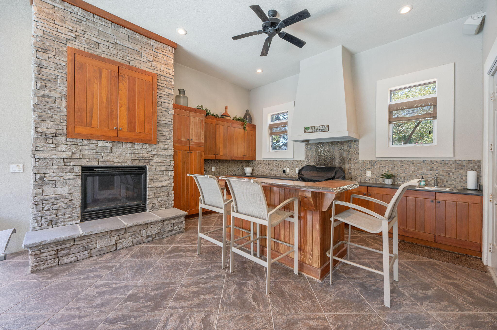 2943 Pine Valley Drive