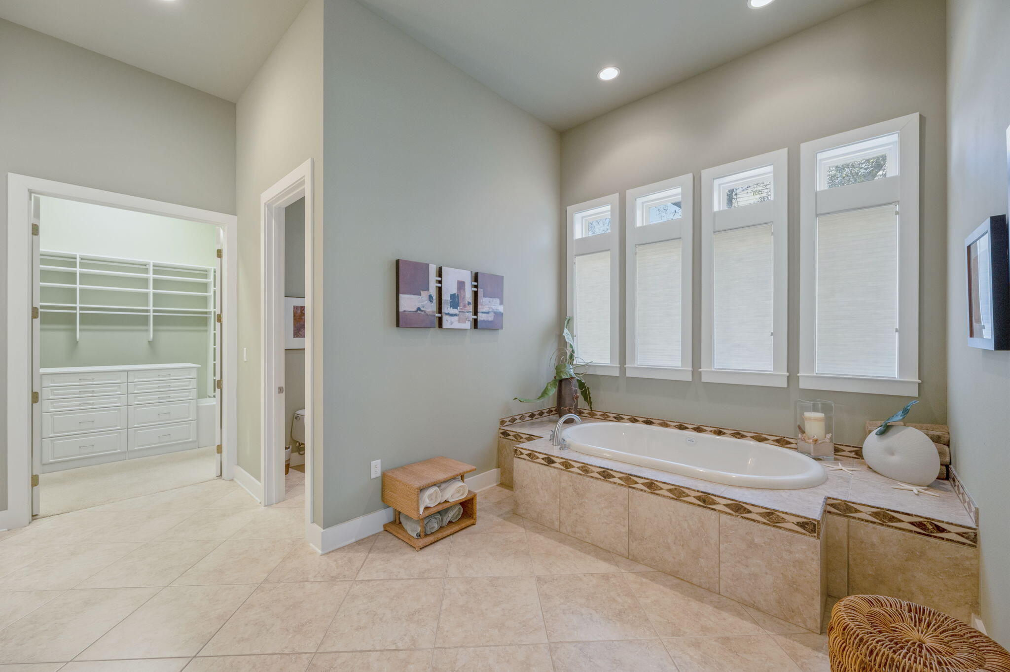 2943 Pine Valley Drive