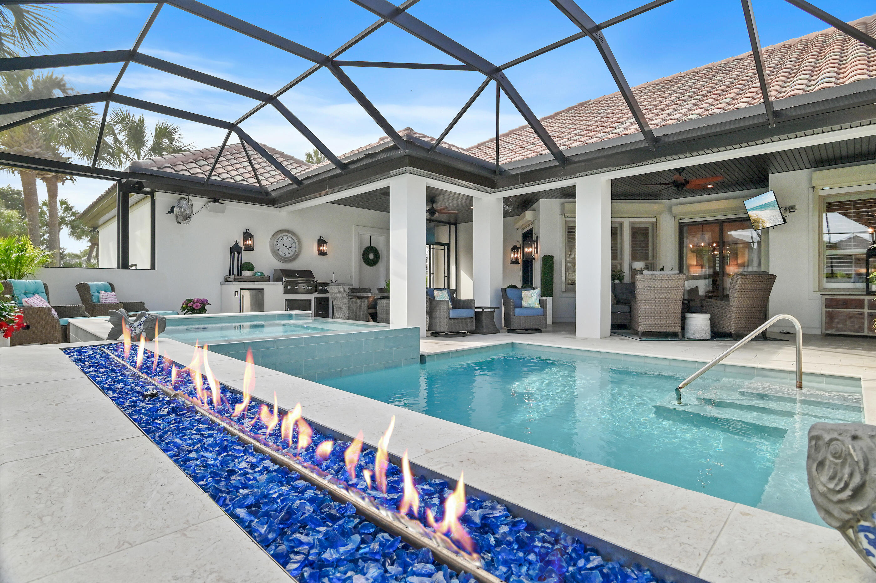4765 Papaya Park