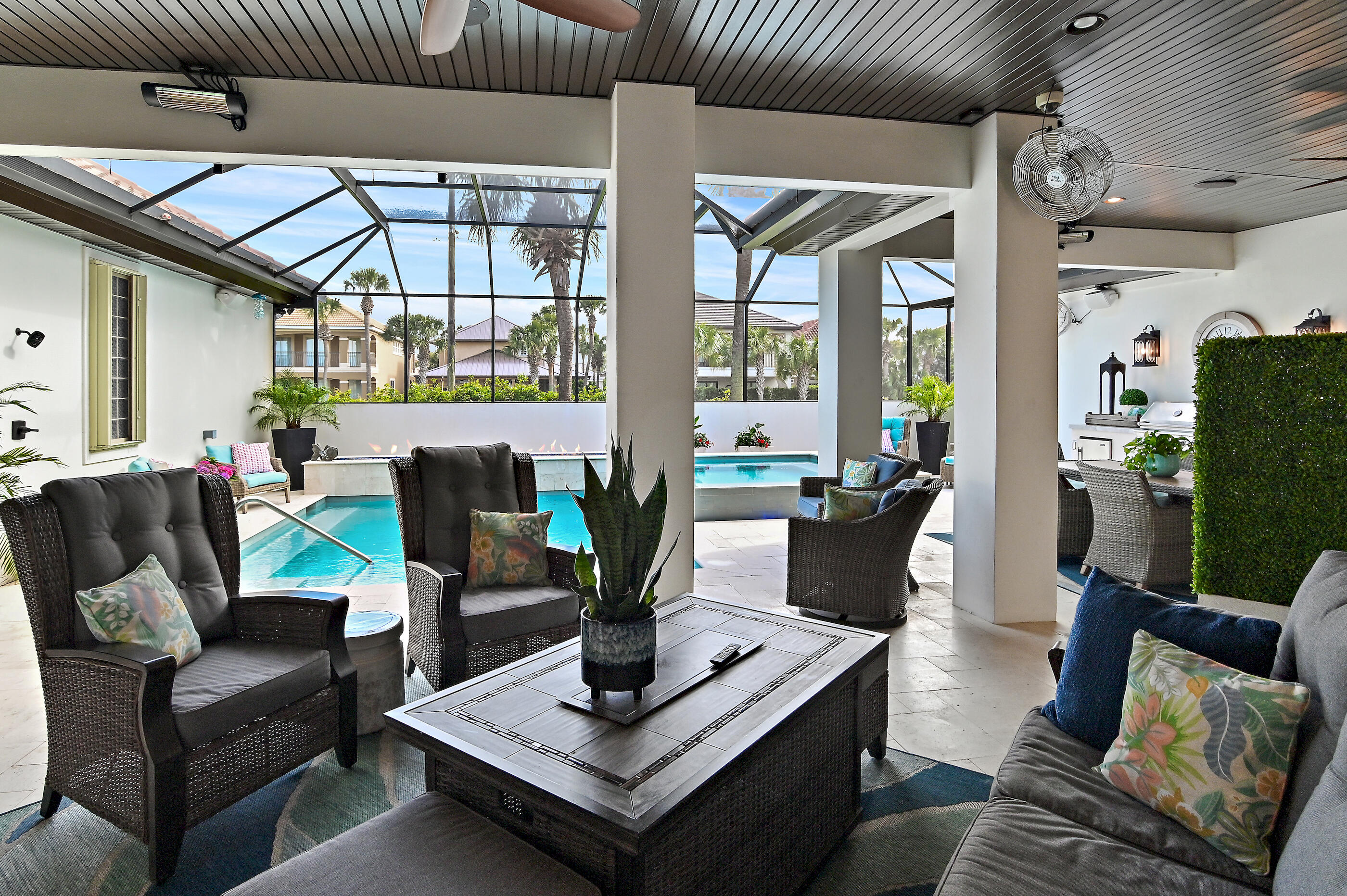 4765 Papaya Park