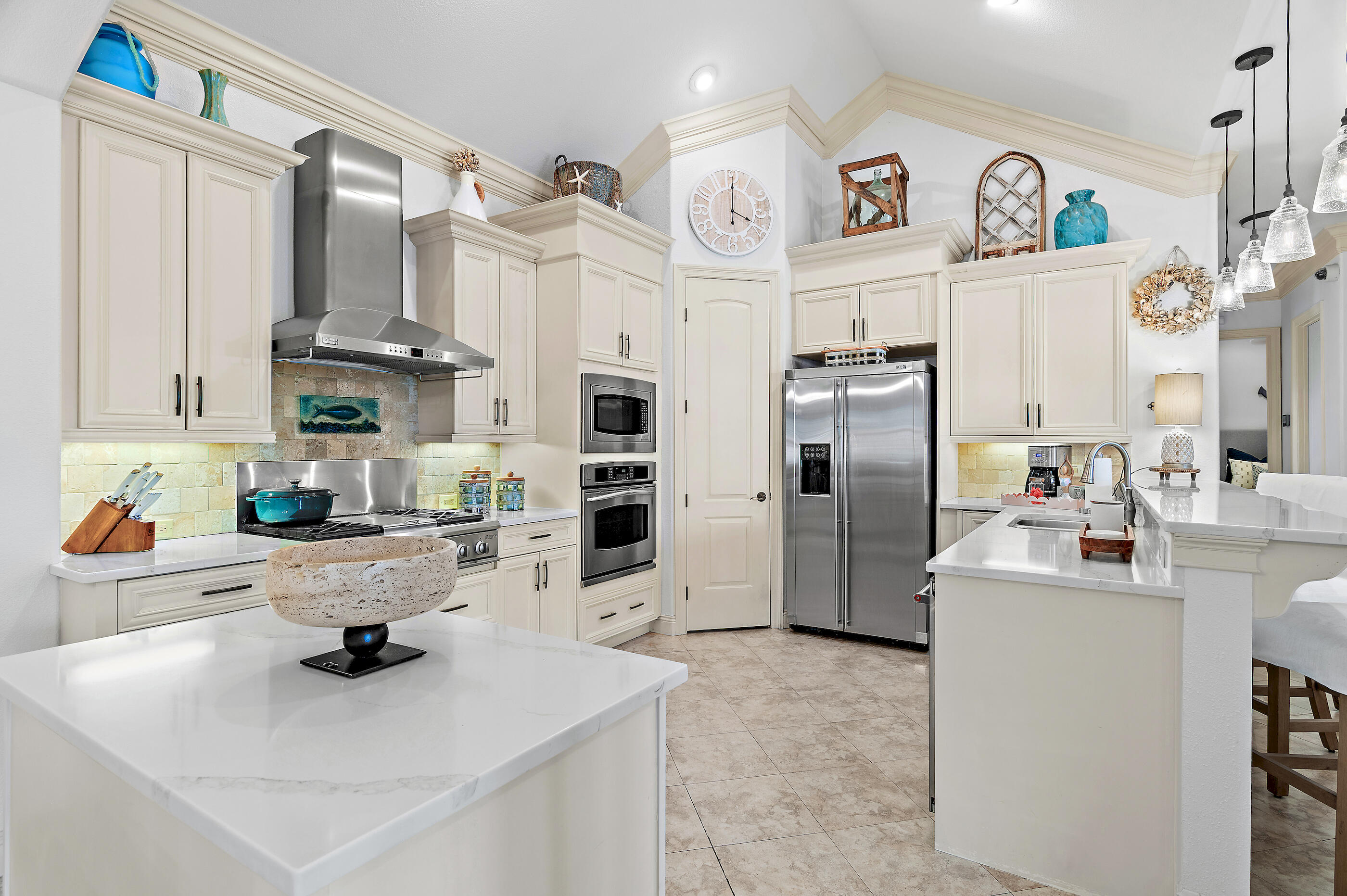 4765 Papaya Park