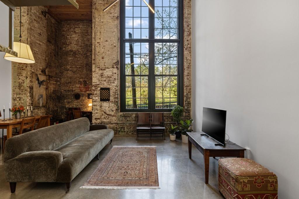 170 Boulevard SE Unit 104E