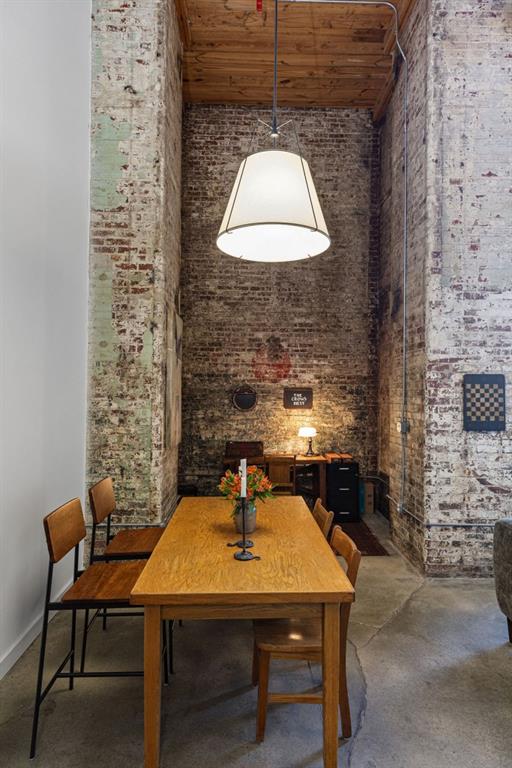 170 Boulevard SE Unit 104E