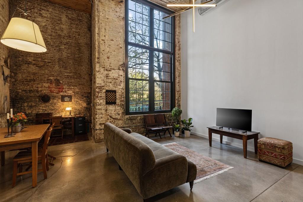 170 Boulevard SE Unit 104E