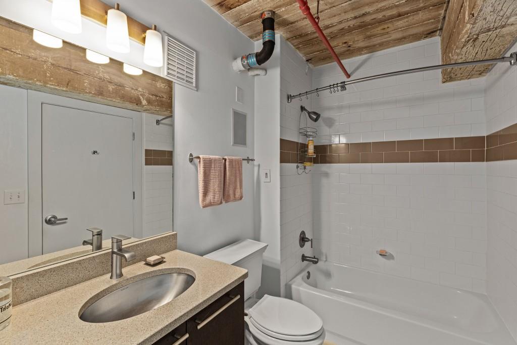 170 Boulevard SE Unit 104E