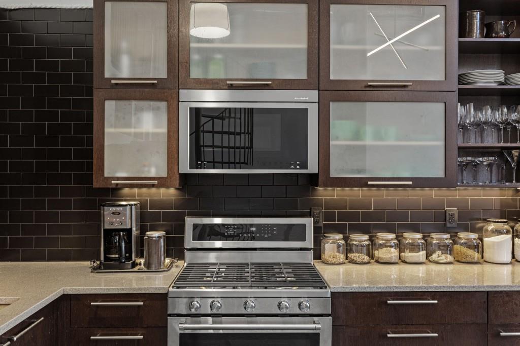 170 Boulevard SE Unit 104E