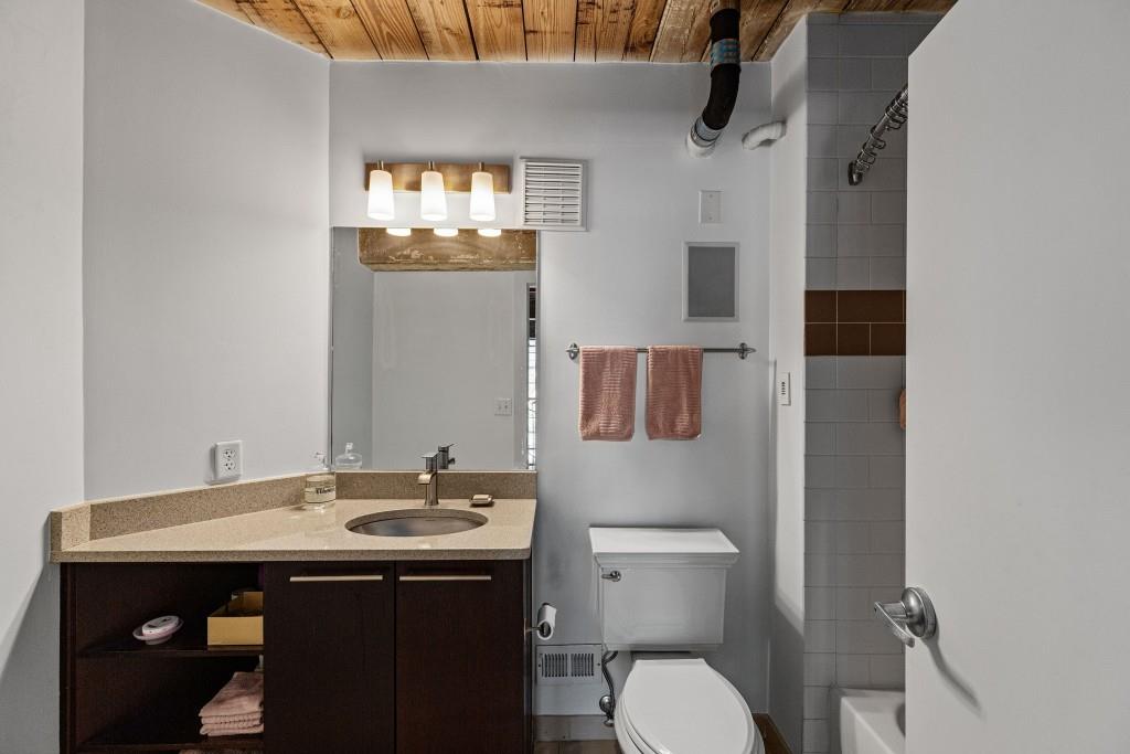 170 Boulevard SE Unit 104E