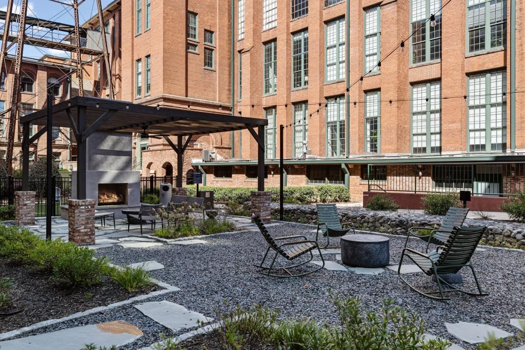 170 Boulevard SE Unit 104E