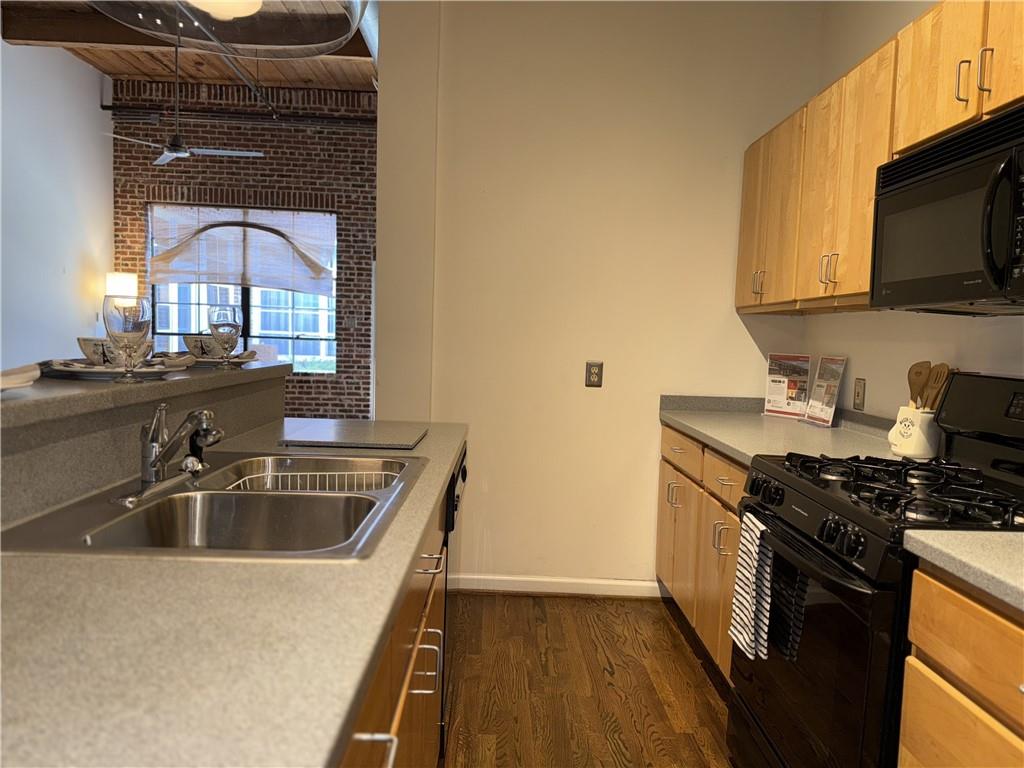 320 Martin Luther King Jr Drive Unit 5