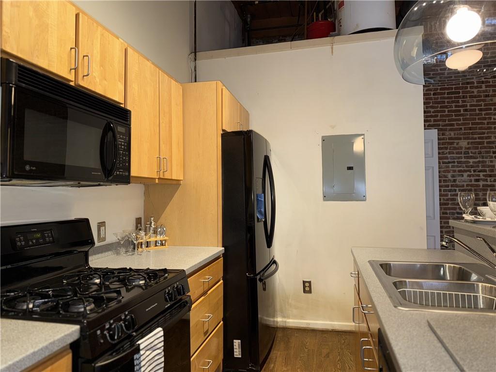 320 Martin Luther King Jr Drive Unit 5