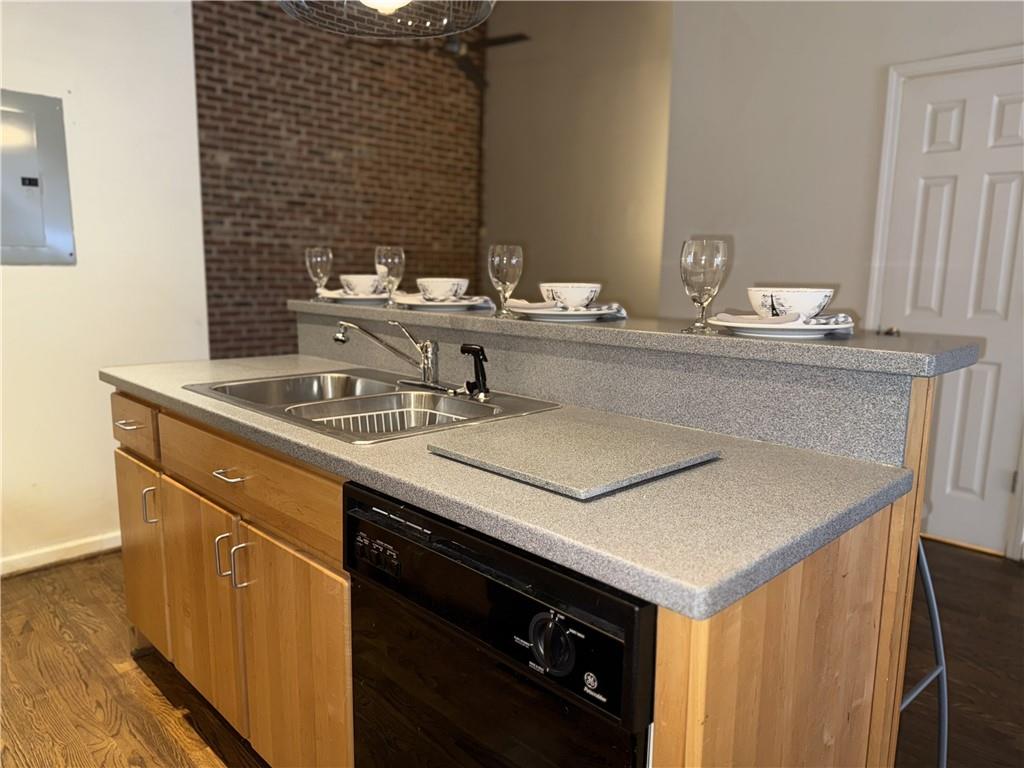 320 Martin Luther King Jr Drive Unit 5