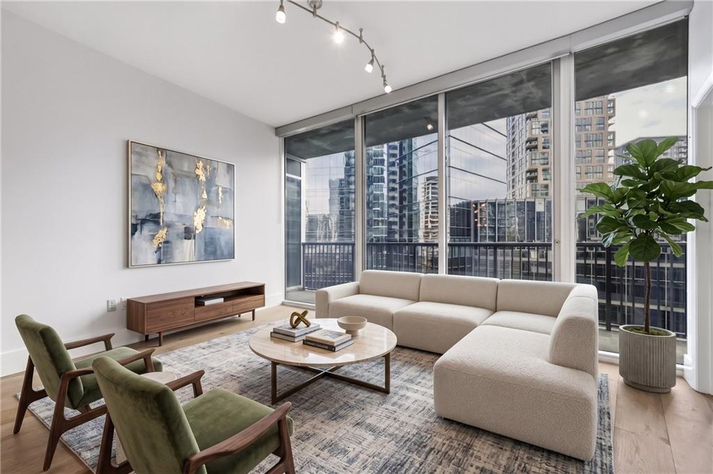 1080 Peachtree Street Unit 904