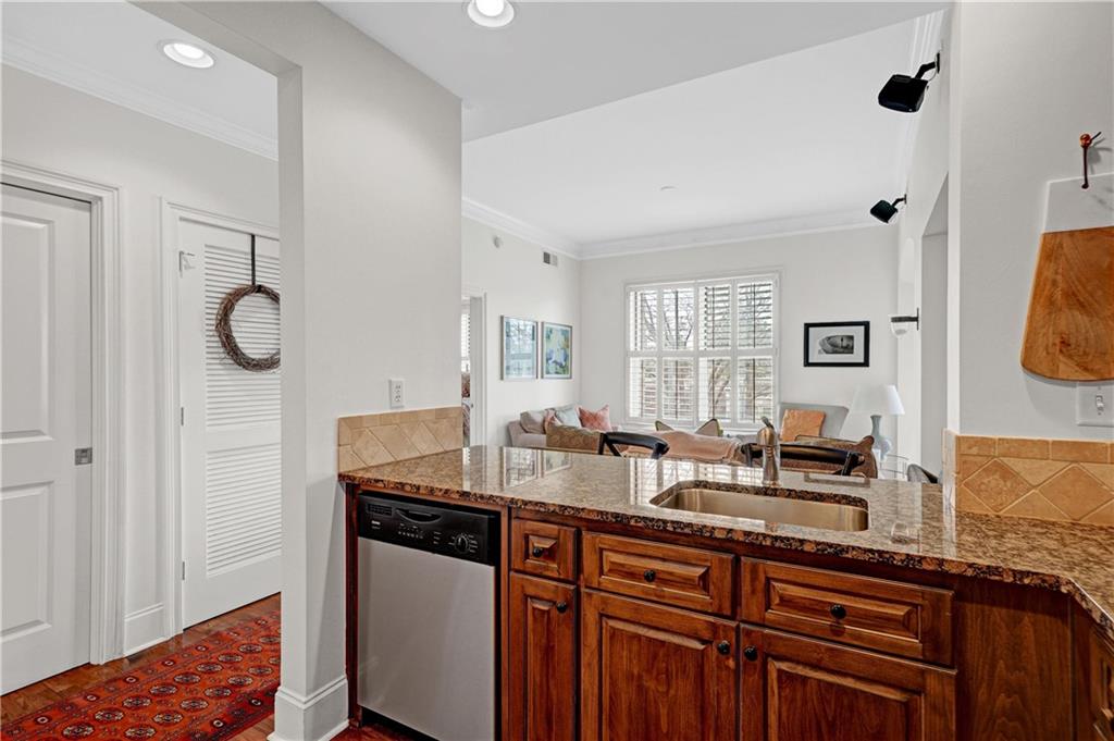 2255 Peachtree Road Unit 520