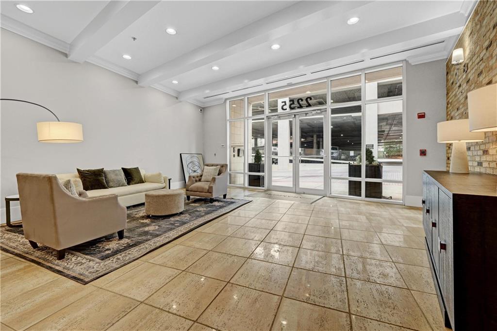 2255 Peachtree Road Unit 520