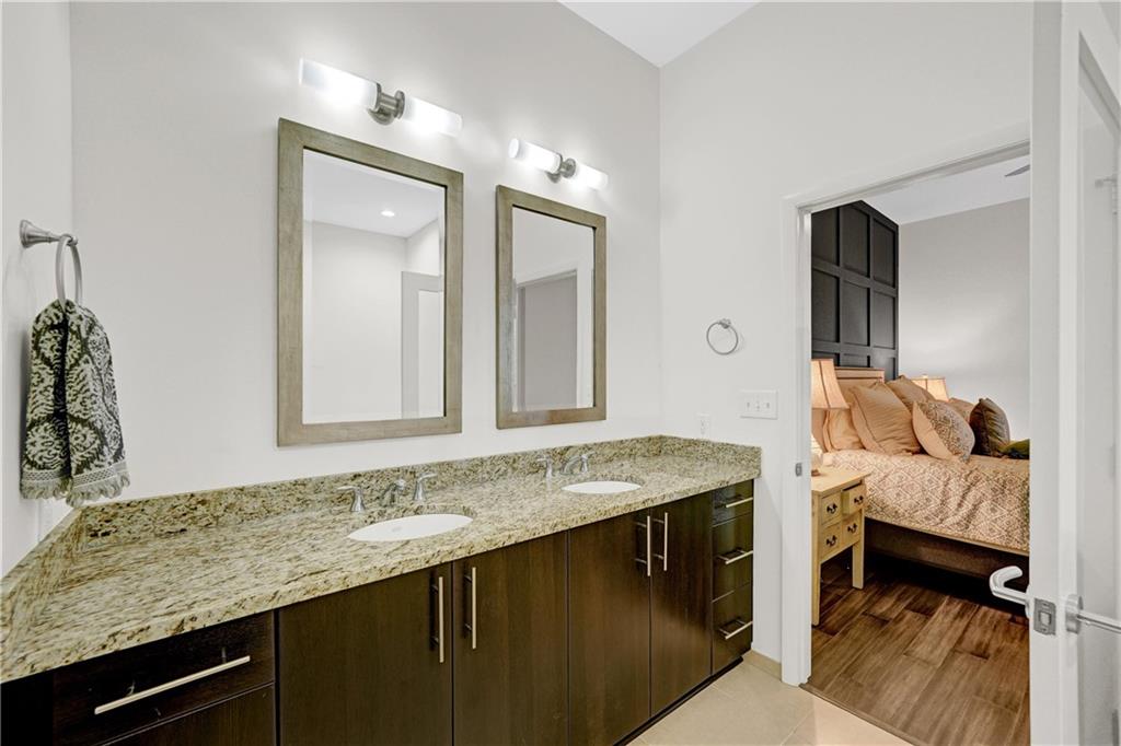 1080 Peachtree St. Unit 702