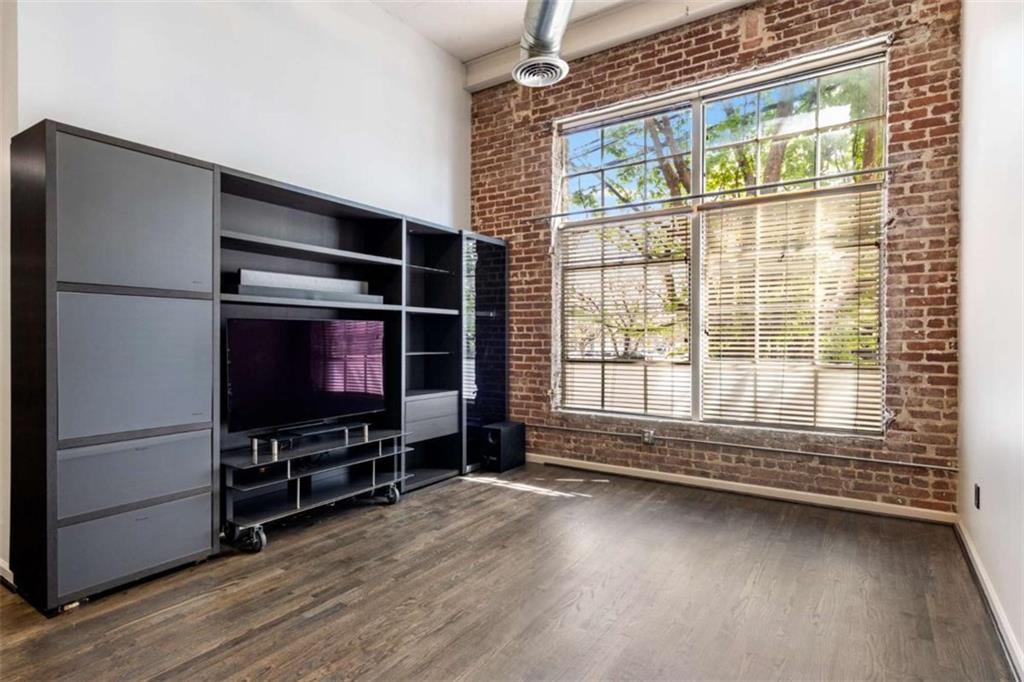 320 Martin Luther King Jr Drive SE Unit 6