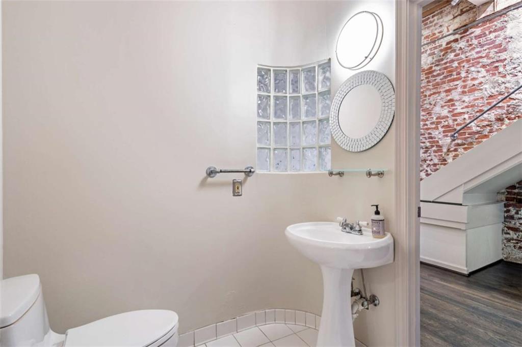 320 Martin Luther King Jr Drive SE Unit 6
