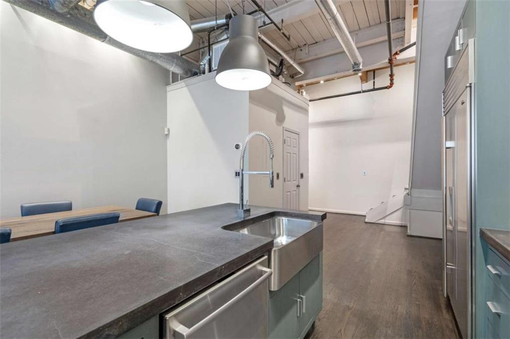 320 Martin Luther King Jr Drive SE Unit 6