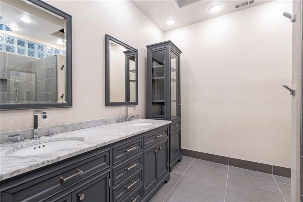 320 Martin Luther King Jr Drive SE Unit 6