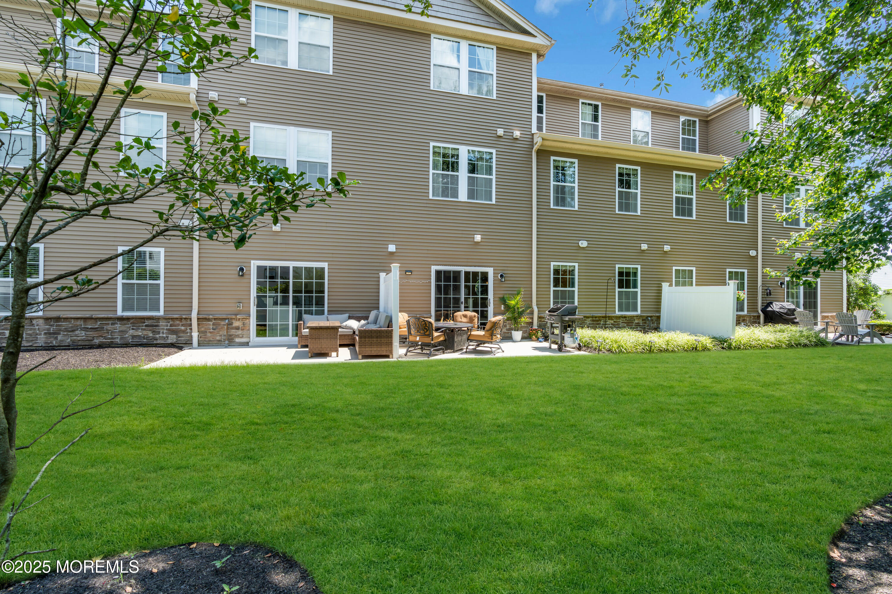 99 Steiner Avenue, 25