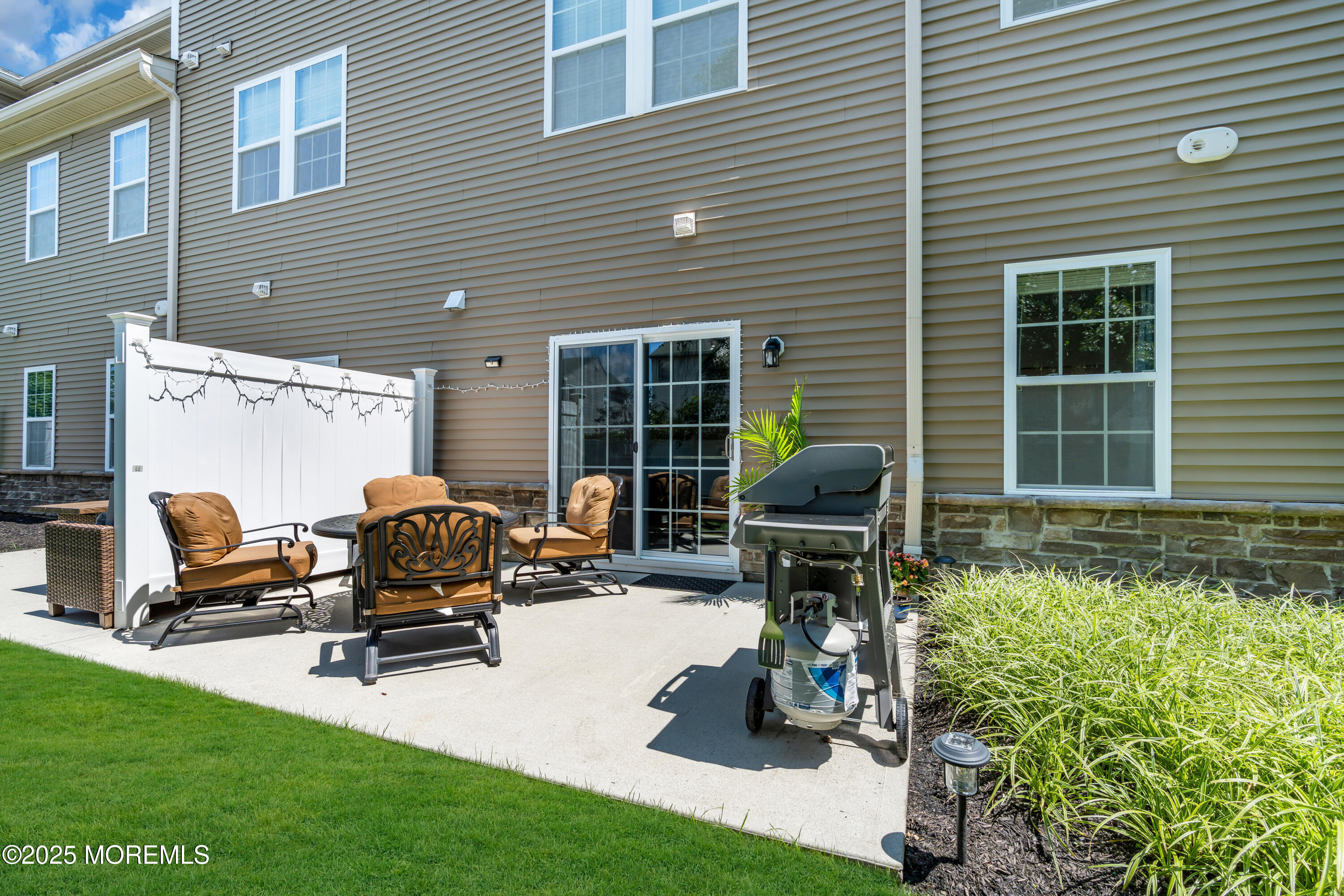 99 Steiner Avenue, 25