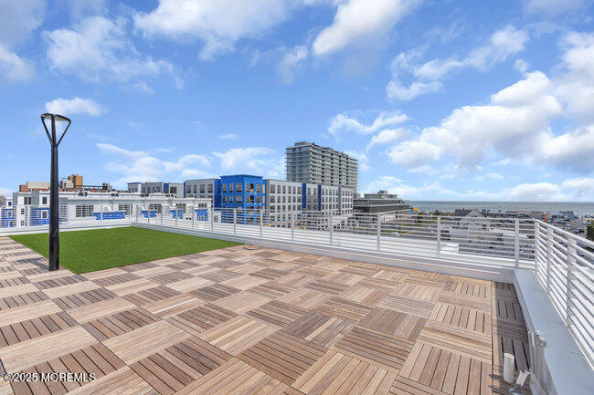 215 2nd Avenue, 308