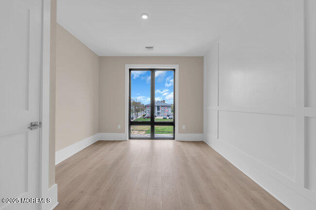 215 2nd Avenue, 308