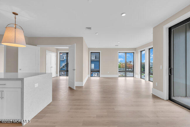 215 2nd Avenue, 308