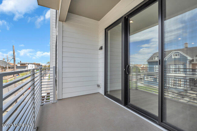 215 2nd Avenue, 308