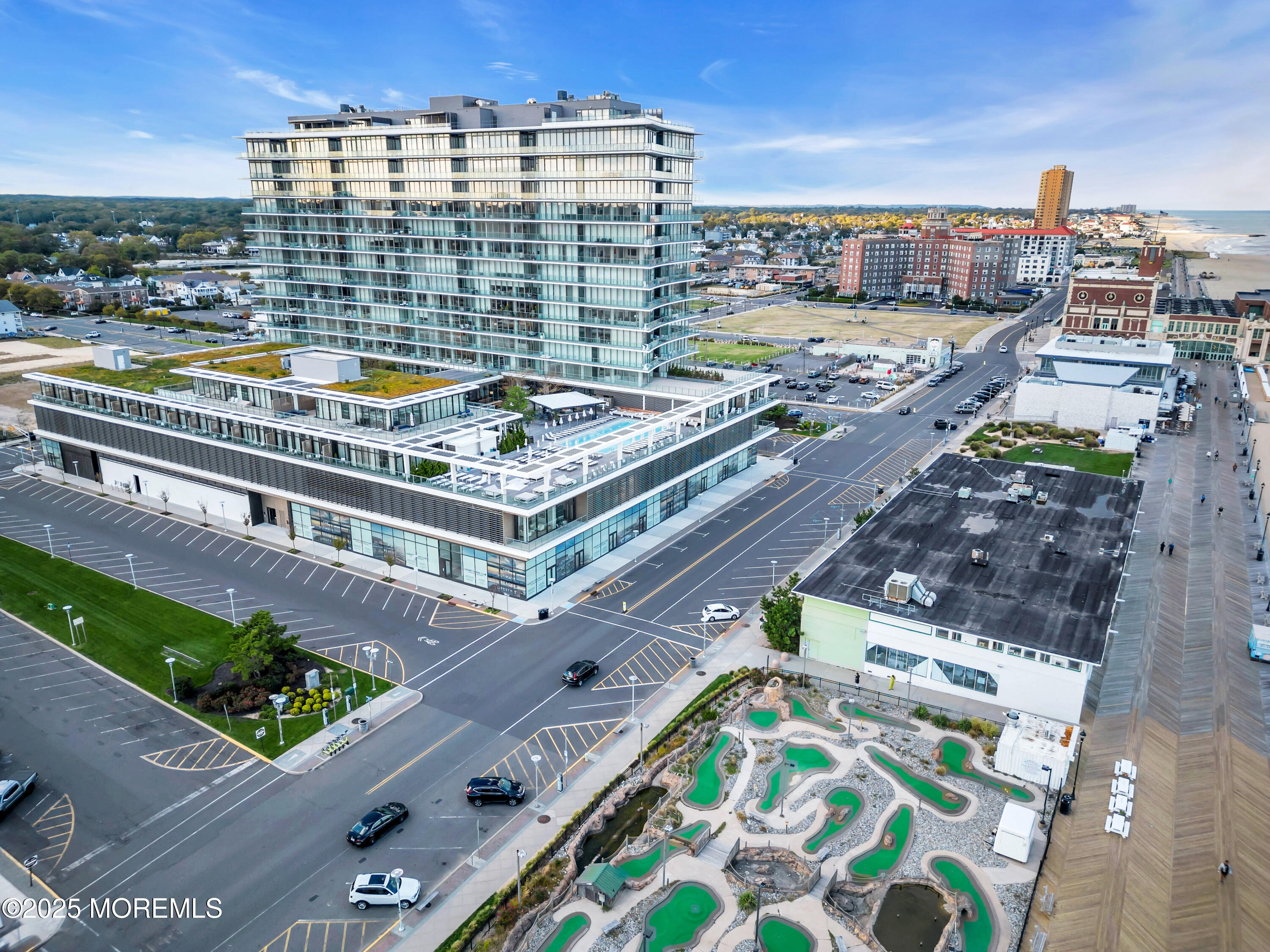 1101 Ocean Avenue, 903