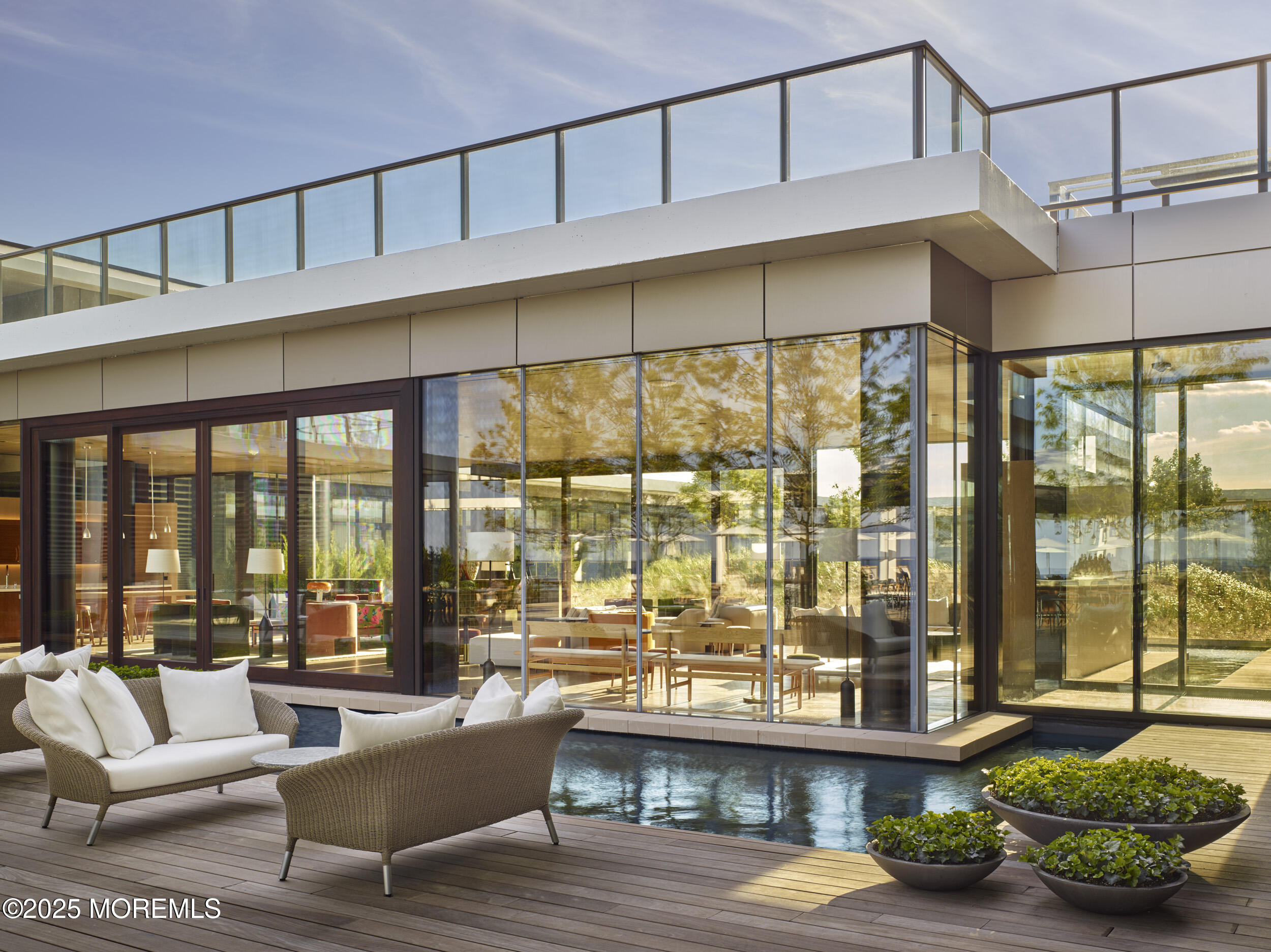 1101 Ocean Avenue, 903