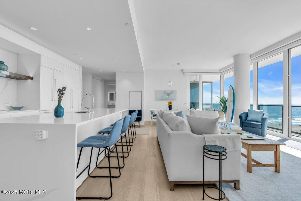 1101 Ocean Avenue, 903