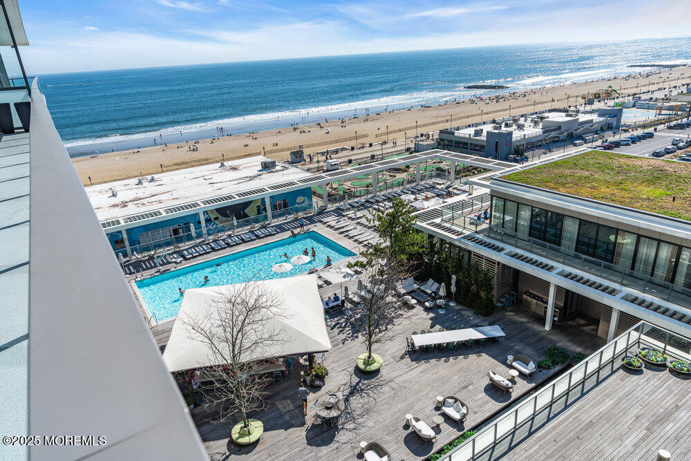 1101 Ocean Avenue, 903