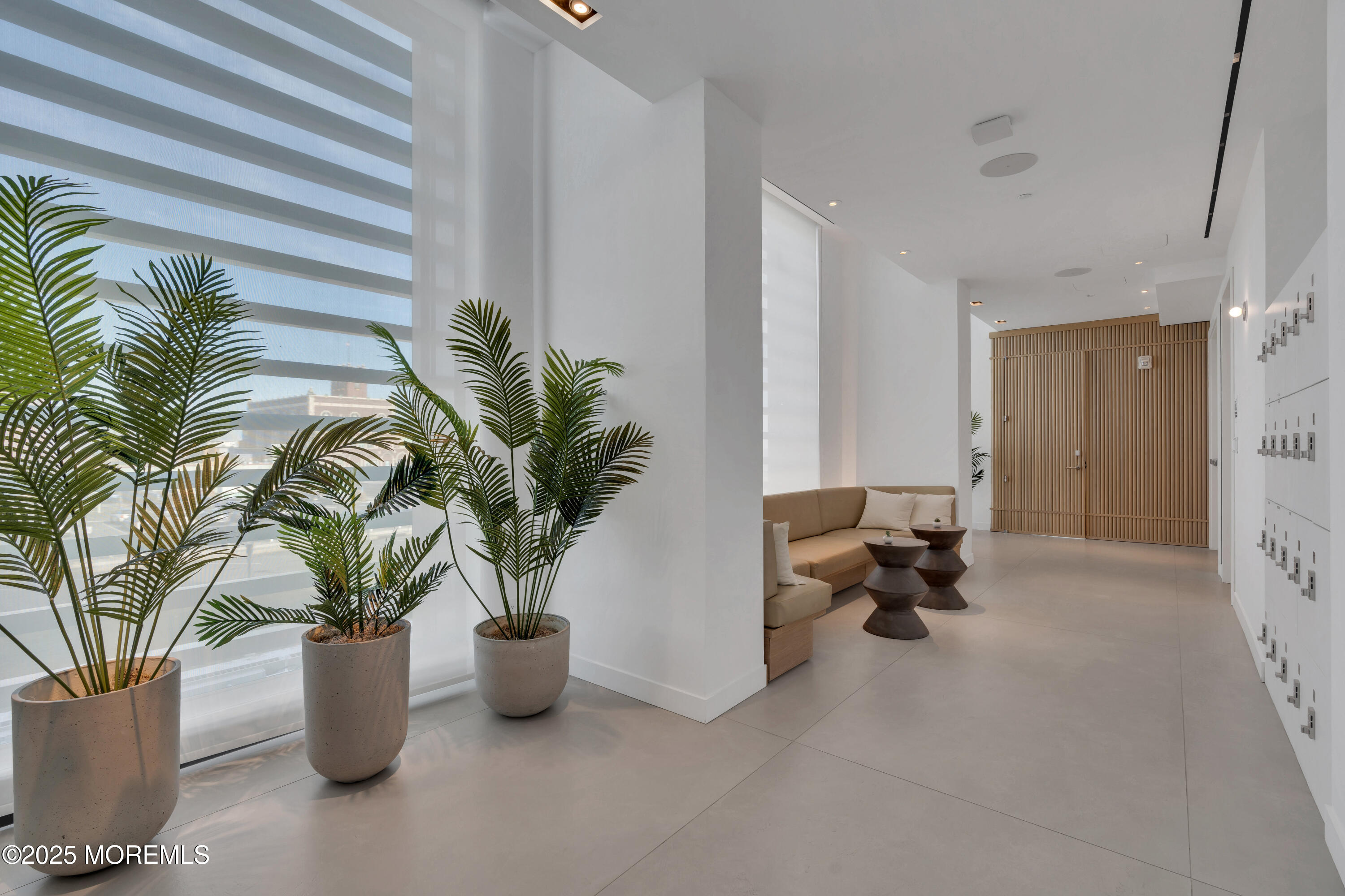 1101 Ocean Avenue, 903