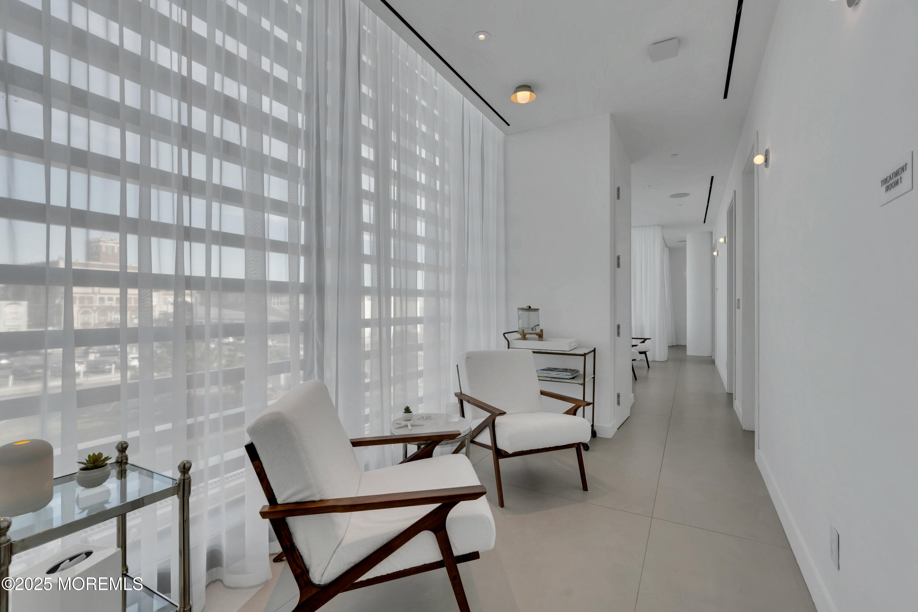 1101 Ocean Avenue, 903