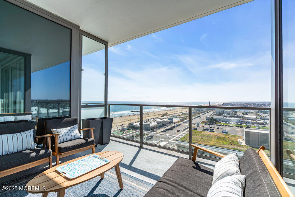 1101 Ocean Avenue, 903