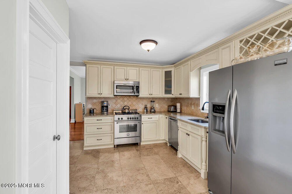 206 3rd Avenue 1