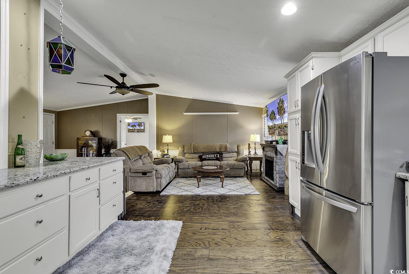 784 Lewis Ln.