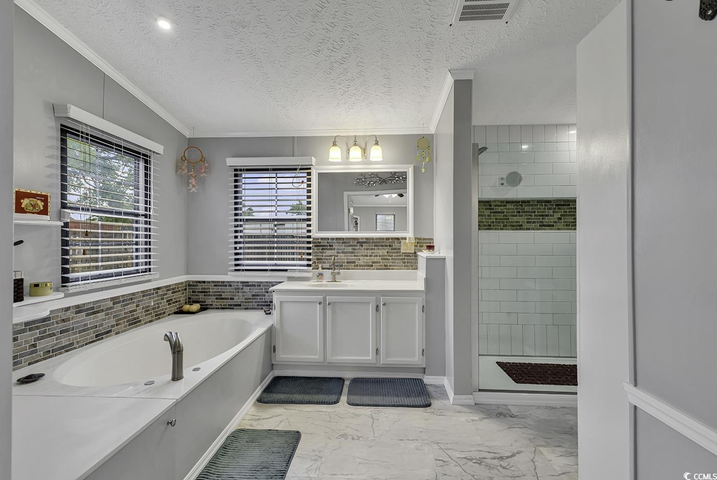 784 Lewis Ln.