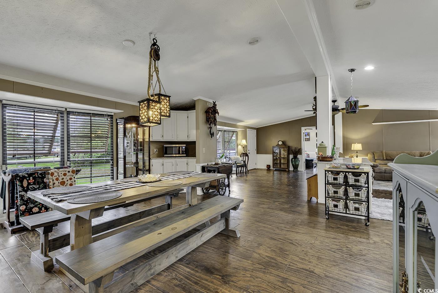 784 Lewis Ln.