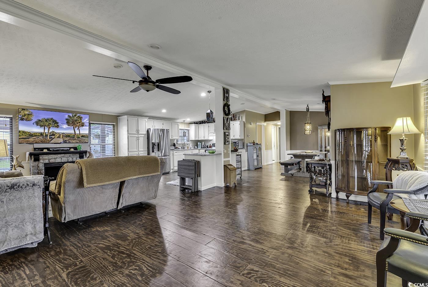 784 Lewis Ln.