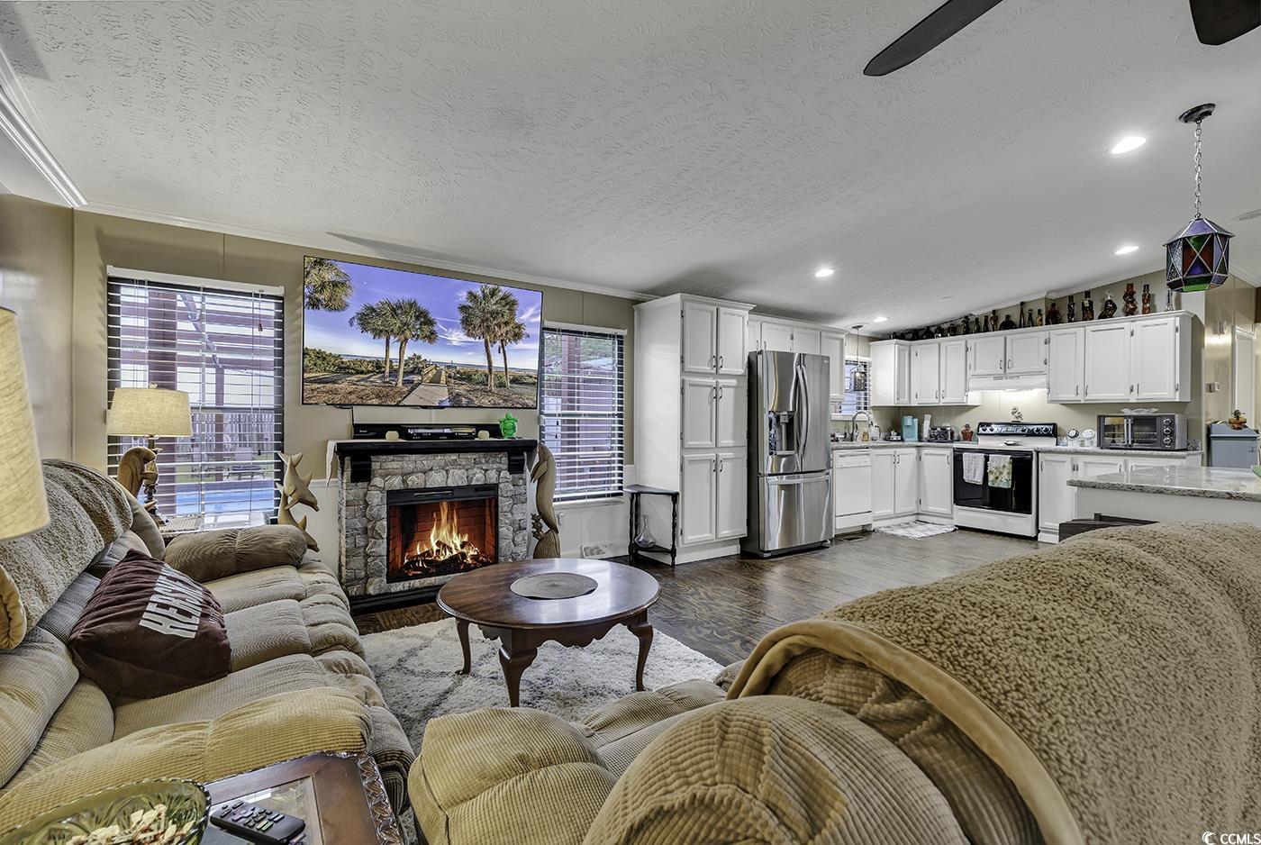 784 Lewis Ln.
