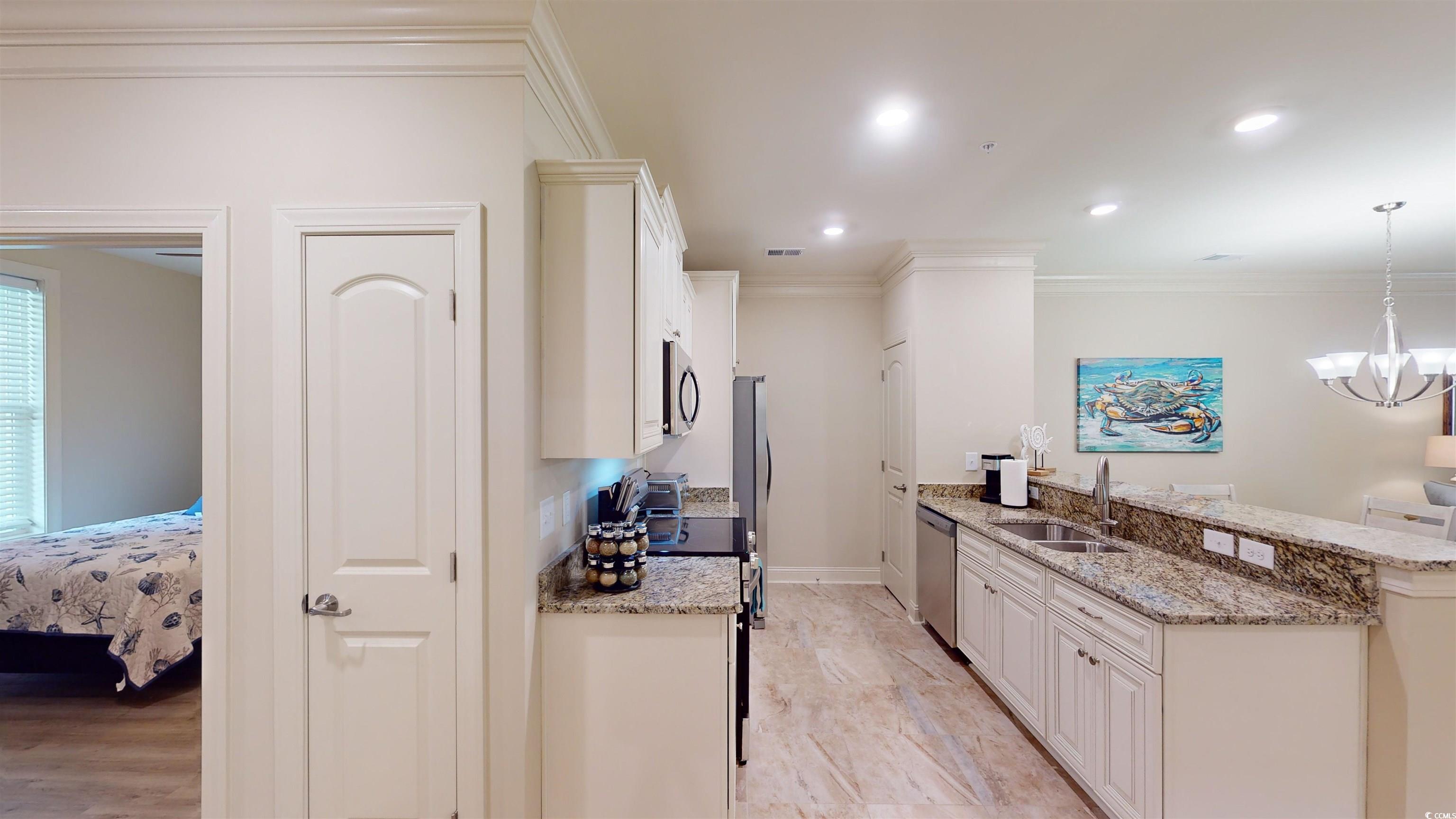 35 Delray Dr. Unit: 3-D