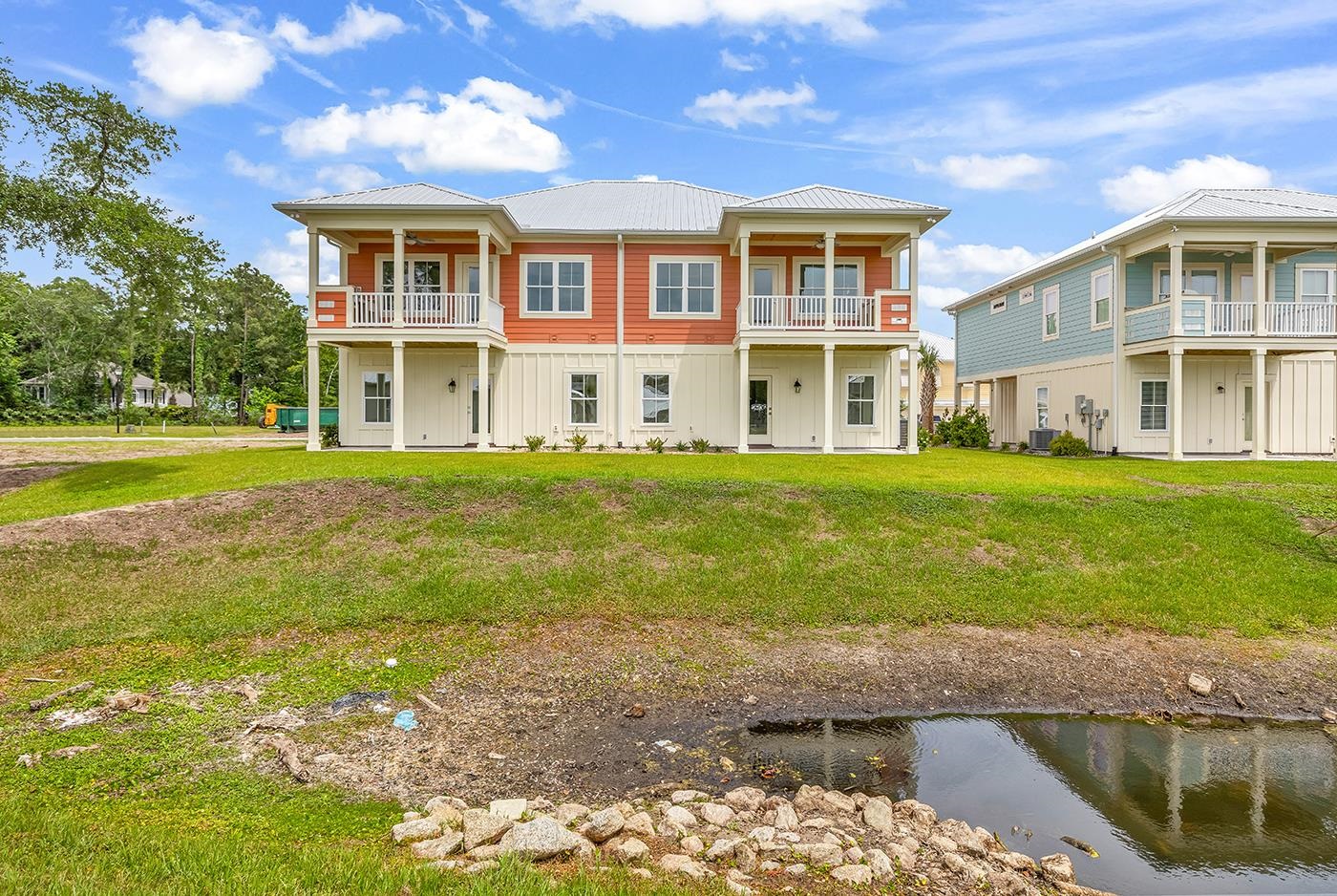 77 Hallandale Lane Unit: Right