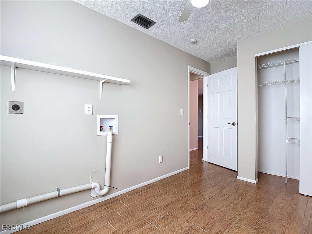 5946 Stringfellow RD