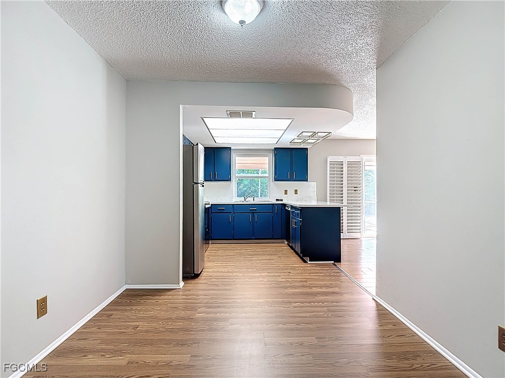 5946 Stringfellow RD