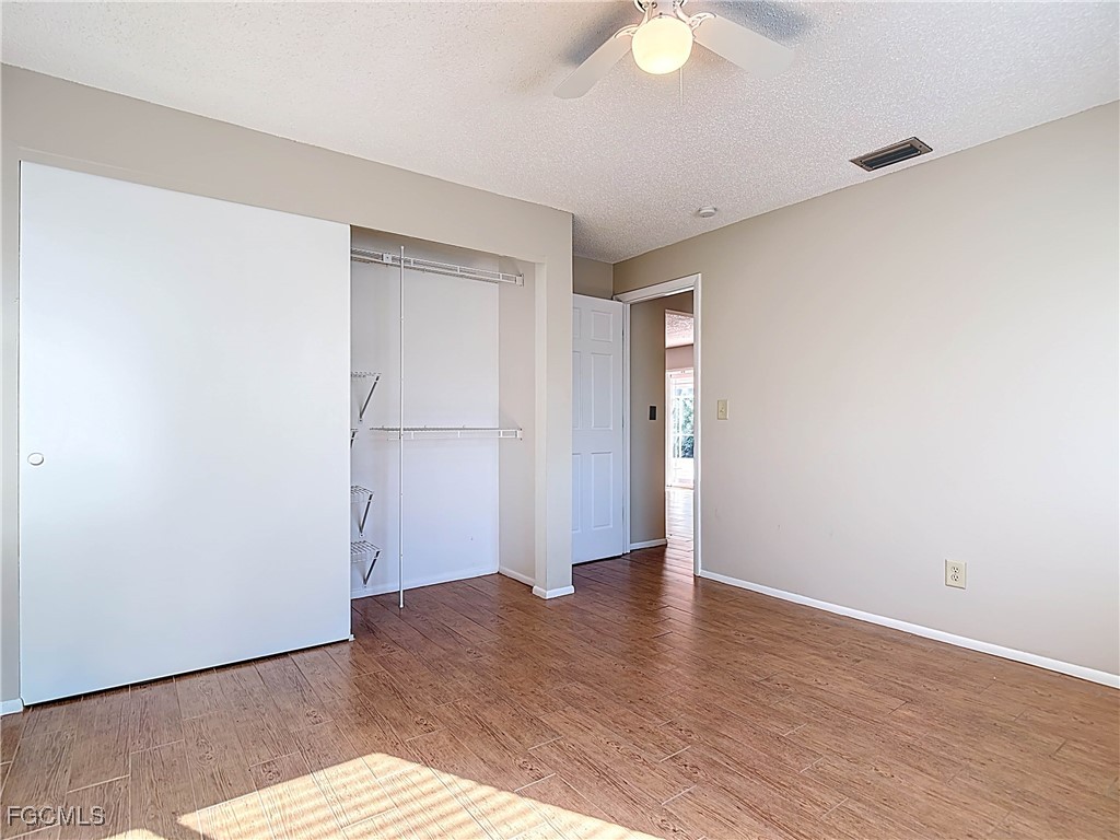 5946 Stringfellow RD