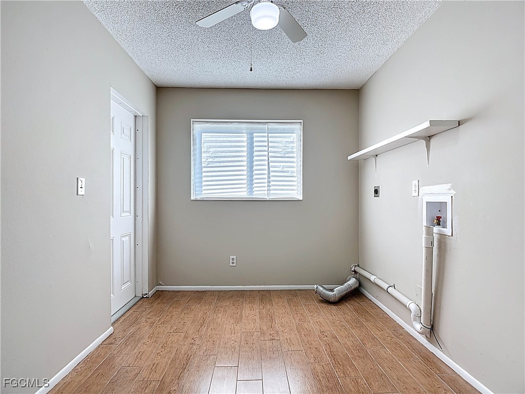 5946 Stringfellow RD