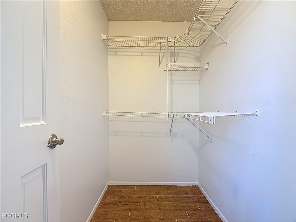 5946 Stringfellow RD